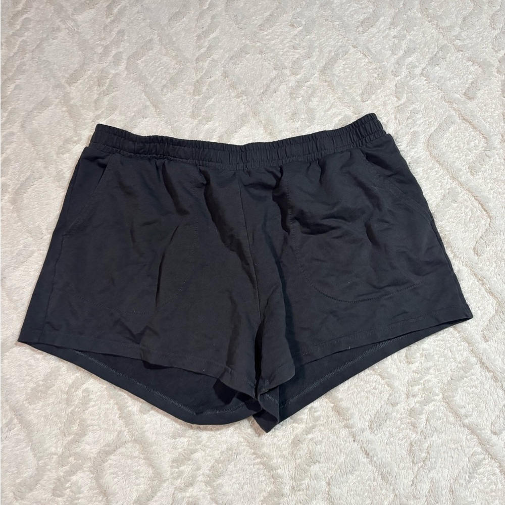 Universal thread xxlarge black shorts